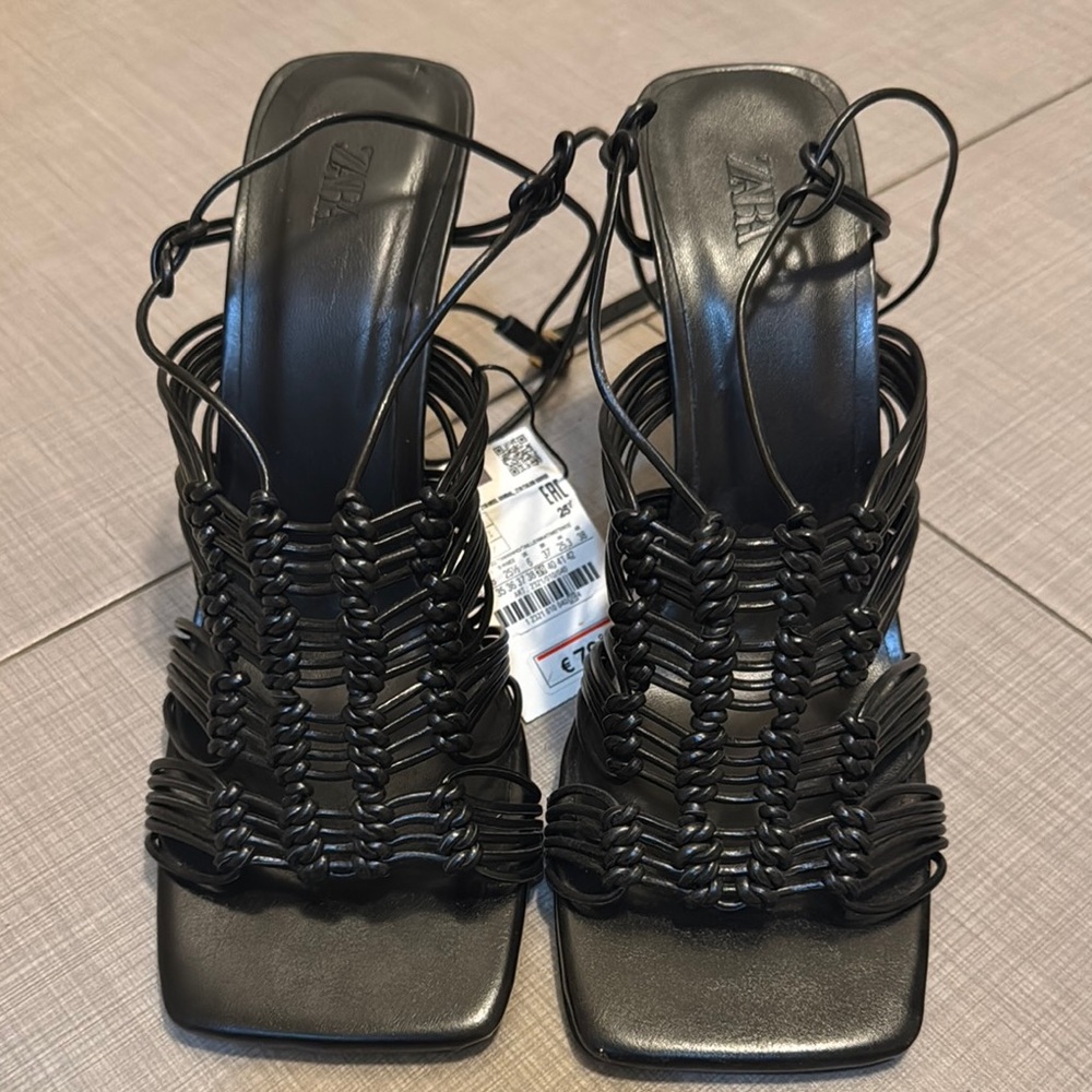 Zara Elegant Black Woven Sandals